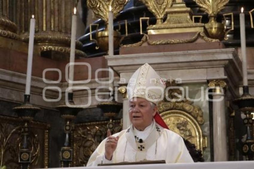 CATEDRAL . MISA