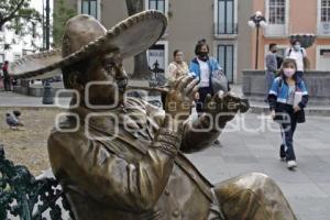 MARIACHI .  PARQUE SANTA INÉS