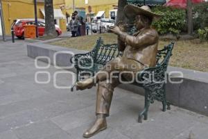 MARIACHI .  PARQUE SANTA INÉS