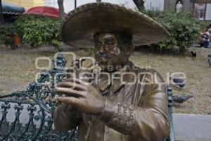 MARIACHI .  PARQUE SANTA INÉS