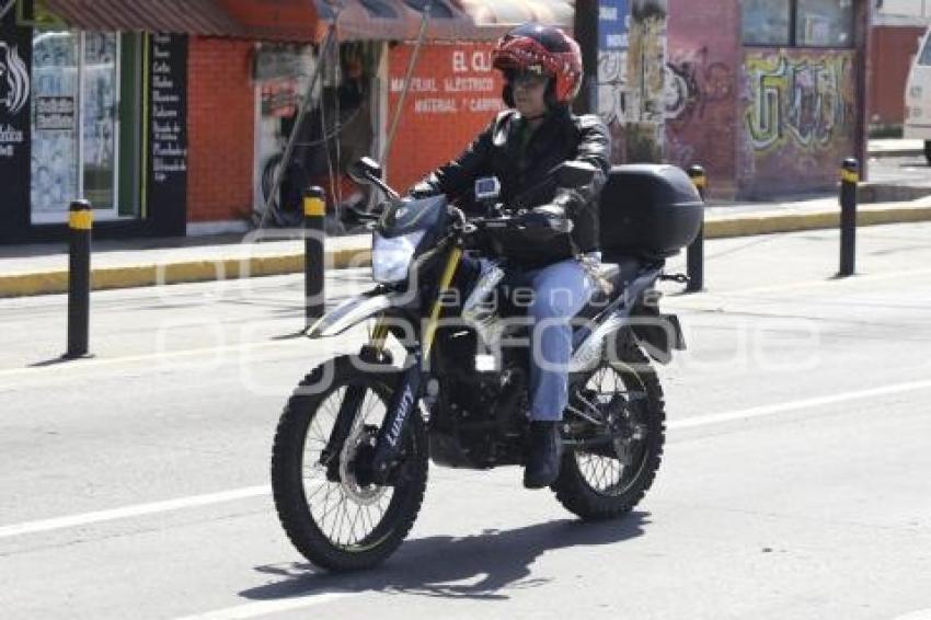 SEGURIDAD . REGULACIÓN DE MOTOCICLETAS