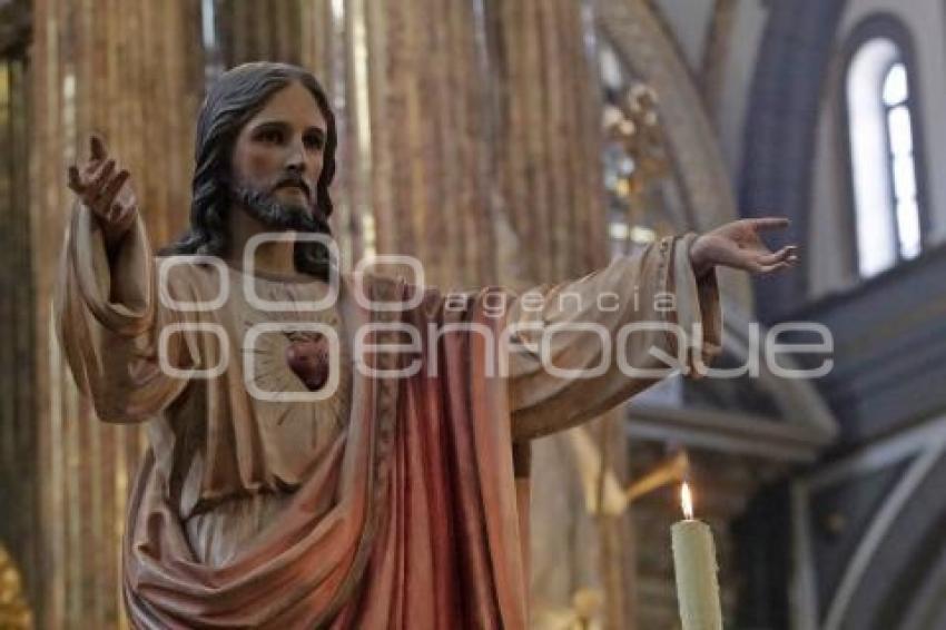 CATEDRAL . MISA
