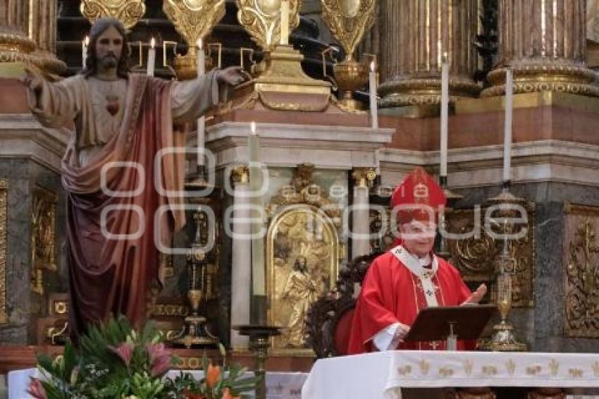 CATEDRAL . MISA