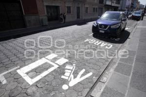 MAL USO CAJONES DE ESTACIONAMIENTO