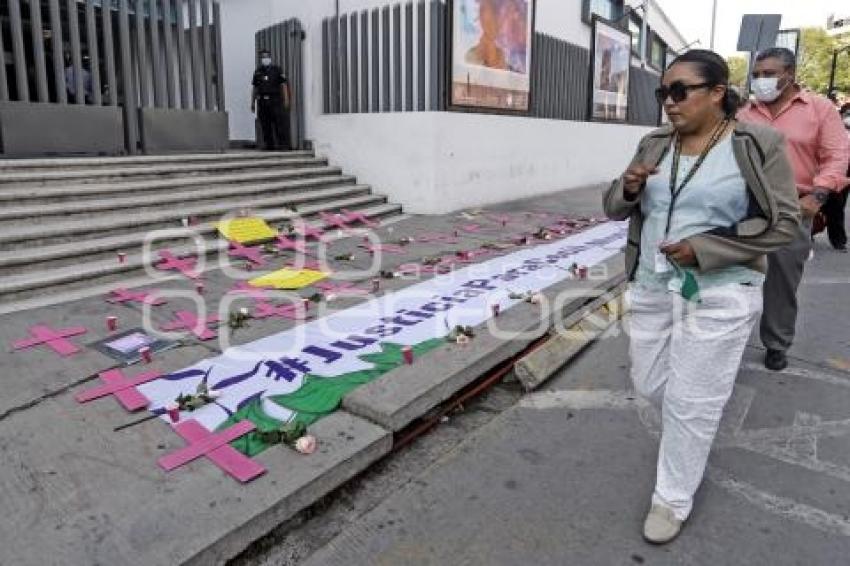 PROTESTA . CECILIA MONZÓN