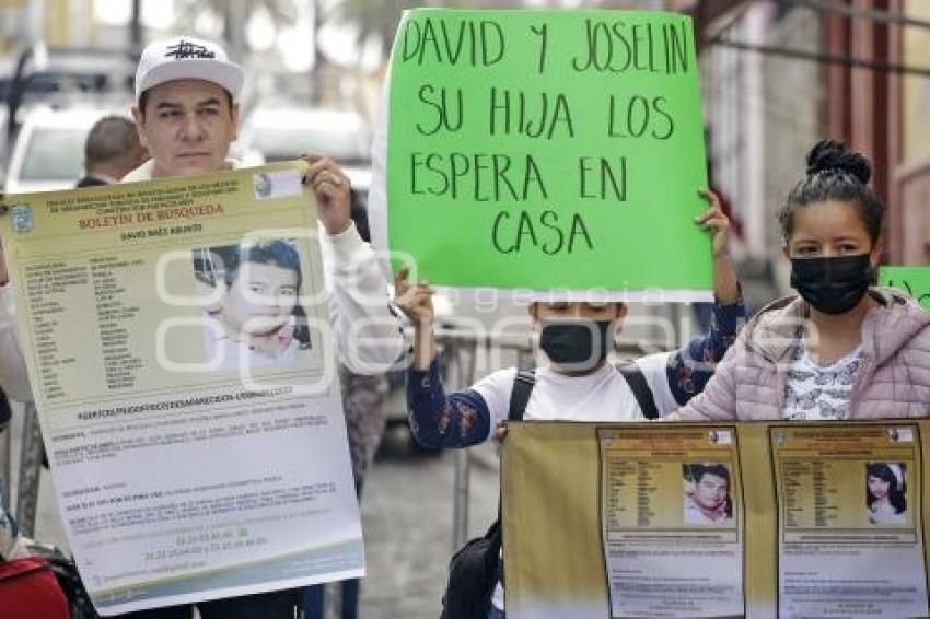 FAMILIARES PAREJA DESAPARECIDA