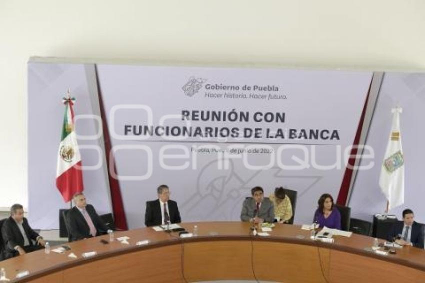 REUNIÓN FUNCIONARIOS DE LA BANCA