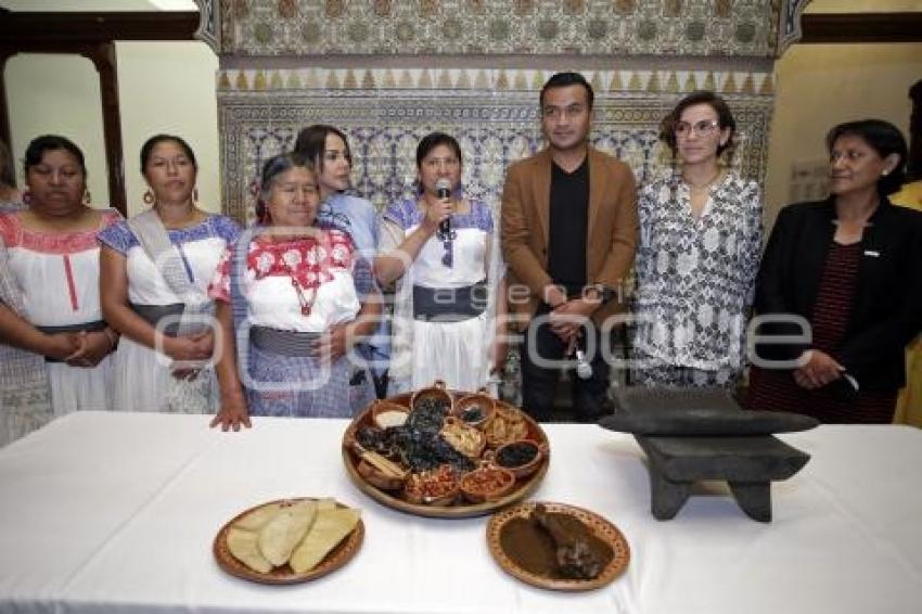 FERIA DEL MOLE Y EL GUAJOLOTE