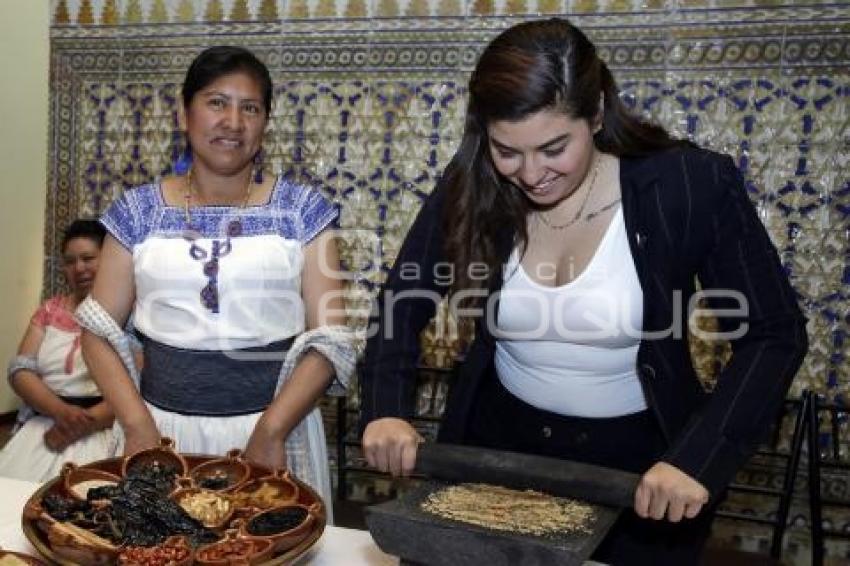 FERIA DEL MOLE Y EL GUAJOLOTE