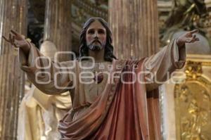 CATEDRAL . MISA