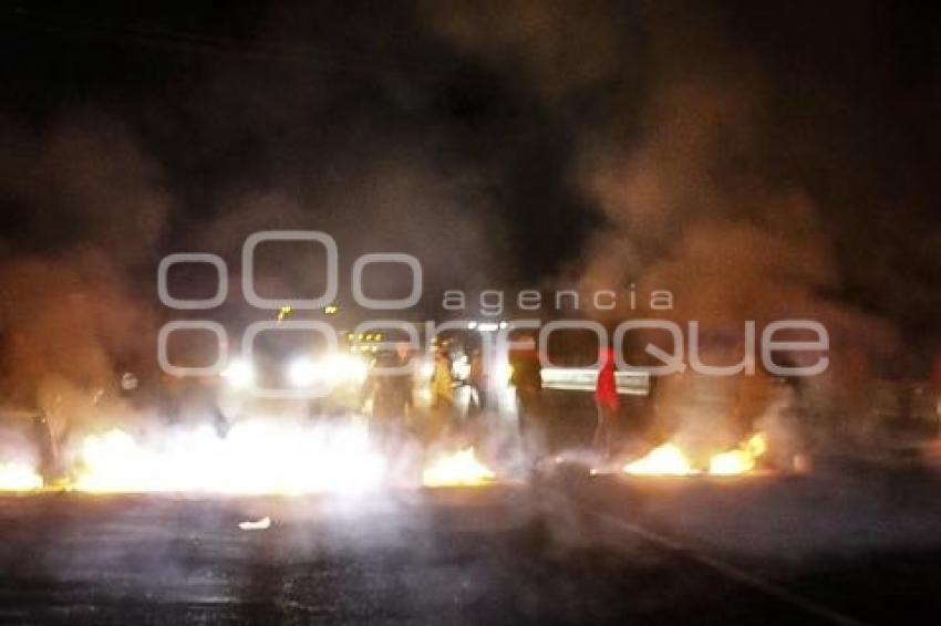 BLOQUEO AUTOPISTA MÉXICO-PUEBLA