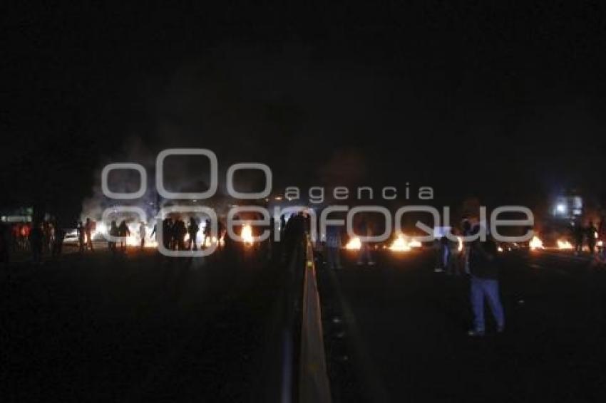 BLOQUEO AUTOPISTA MÉXICO-PUEBLA