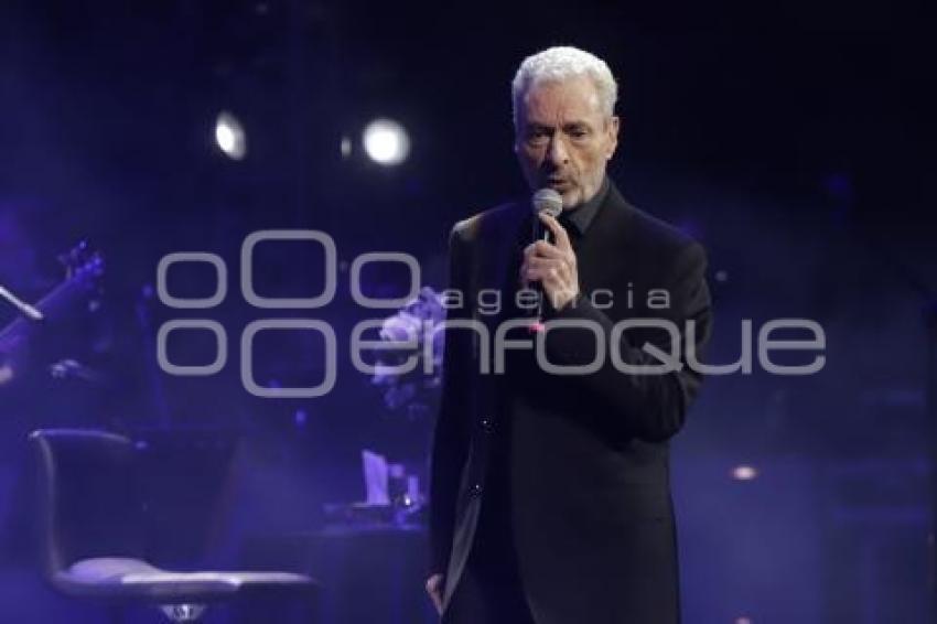 NOCHE DE GALA . CÉSAR COSTA