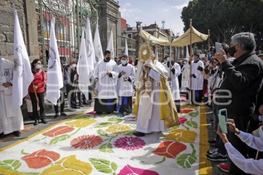 RELIGIÓN . CORPUS CHRISTI