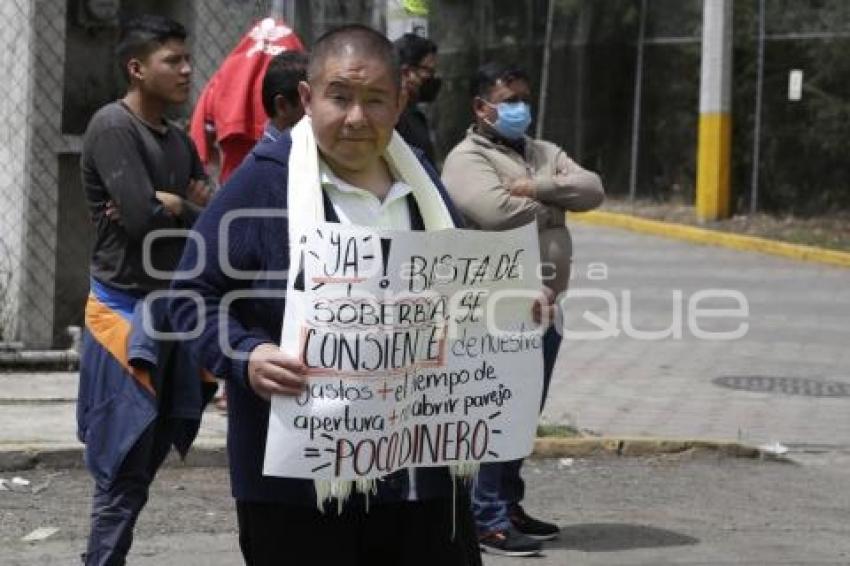 MANIFESTACIÓN . DUEÑOS BAÑOS PÚBLICOS