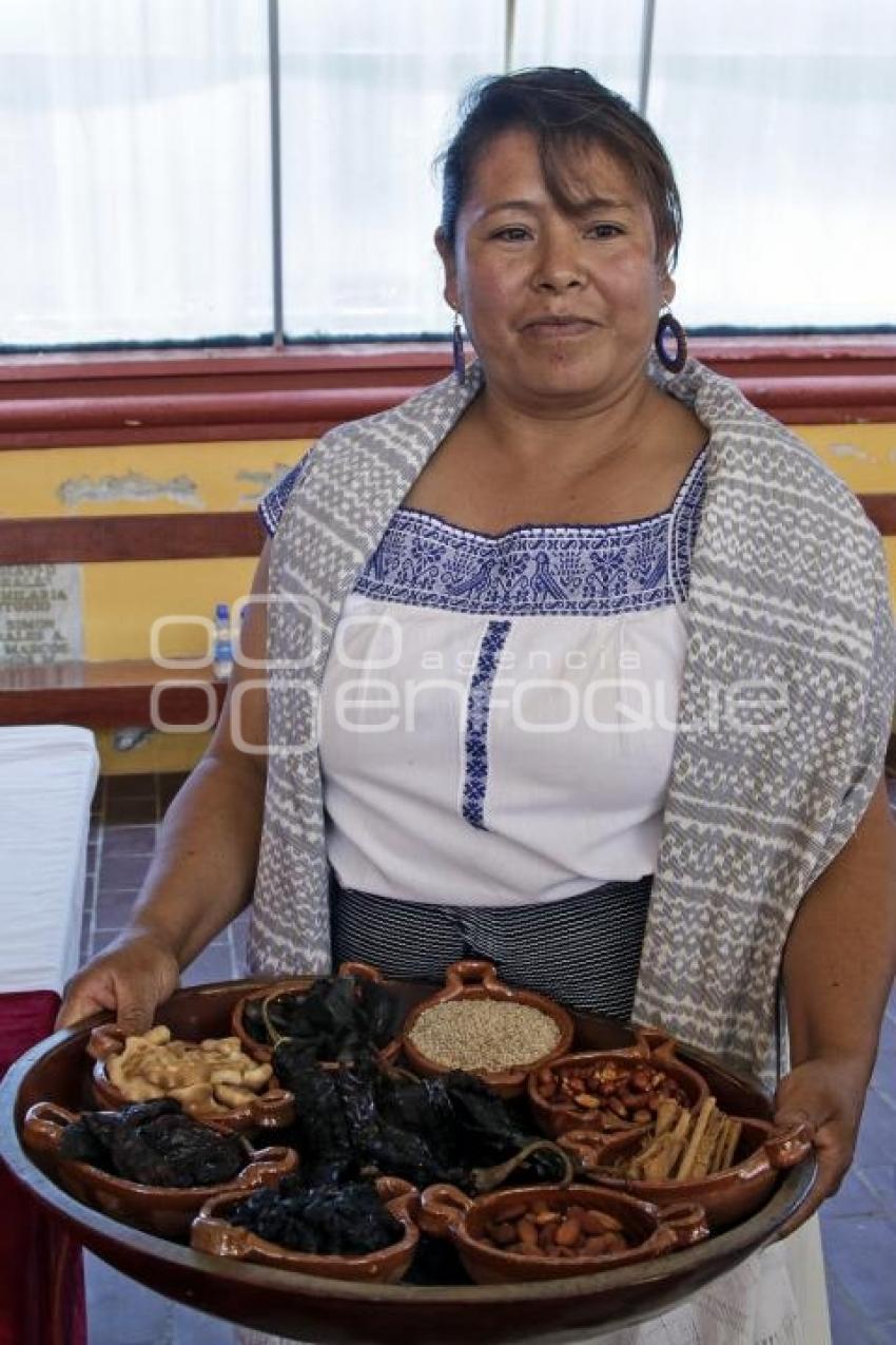 FERIA DEL MOLE Y EL GUAJOLOTE