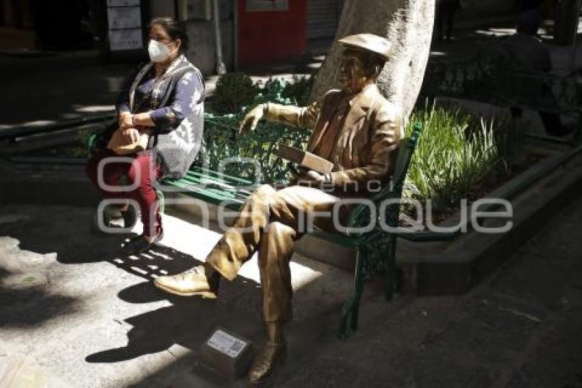 ESTATUAS CORREDOR 5 DE MAYO