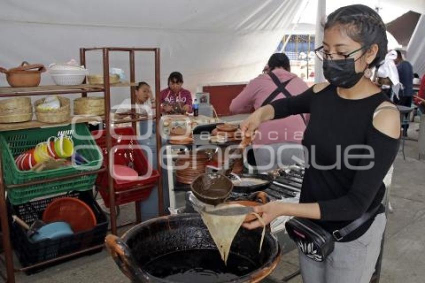 FERIA DEL MOLE Y EL GUAJOLOTE