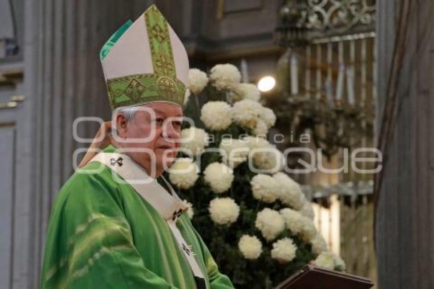 CATEDRAL . MISA