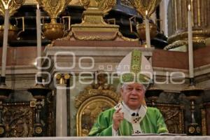 CATEDRAL . MISA