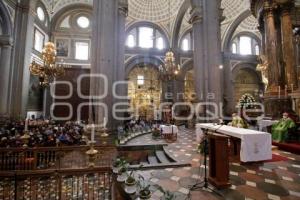 CATEDRAL . MISA
