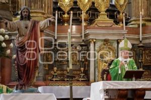 CATEDRAL . MISA