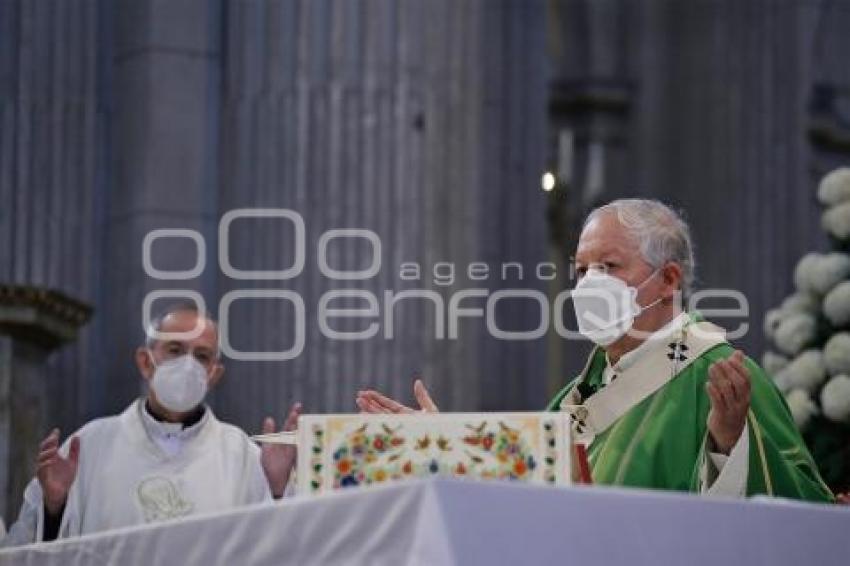 CATEDRAL . MISA