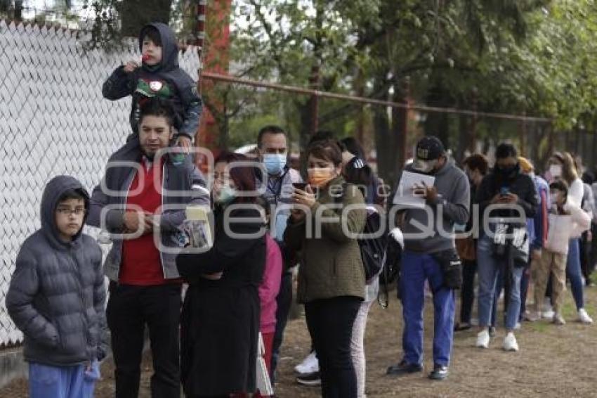 VACUNACIÓN COVID-19 . HNP