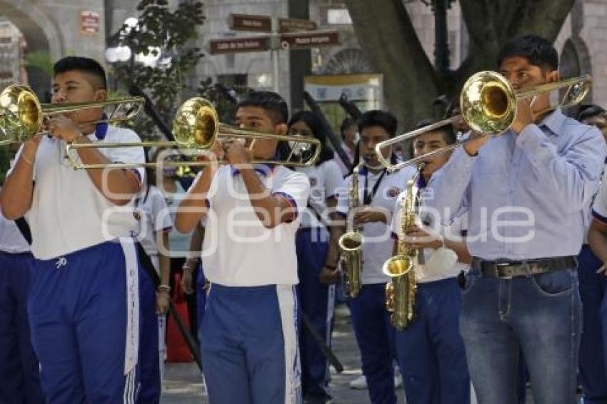 DOMINGOS PRESENTACIÓN MUSICAL