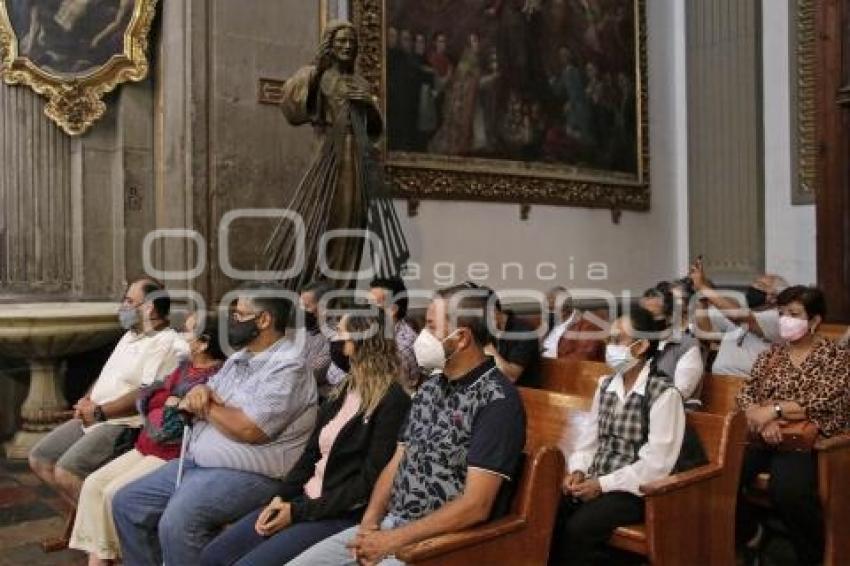 CATEDRAL . MISA
