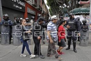 SEGURIDAD . POLICÍA