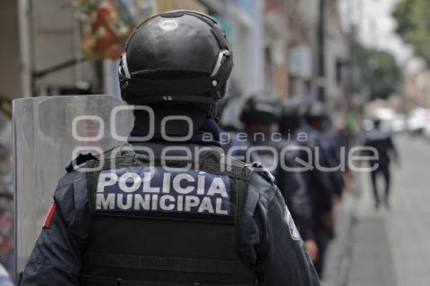 SEGURIDAD . POLICÍA