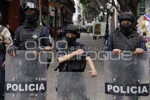 SEGURIDAD . POLICÍA