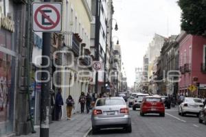 PARQUÍMETROS . PROHIBIDO ESTACIONARSE