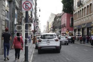 PARQUÍMETROS . PROHIBIDO ESTACIONARSE