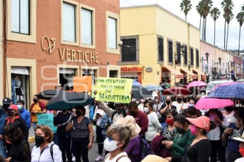 TLAXCALA . PROTESTA JUBILADOS