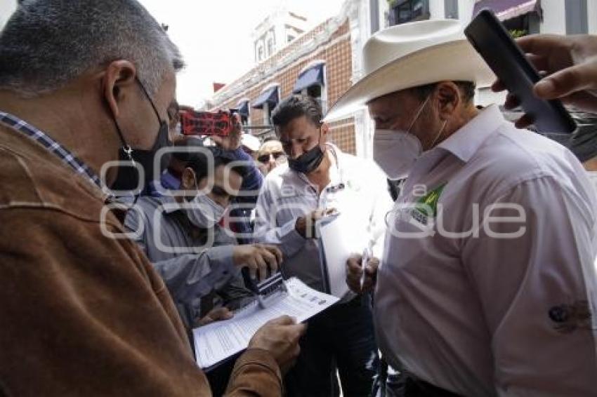 MANIFESTACIÓN GALLEROS