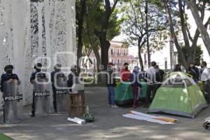 FEET . PLANTÓN ZÓCALO