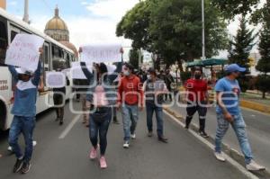 MANIFESTACIÓN . COMERCIANTES 46 PONIENTE