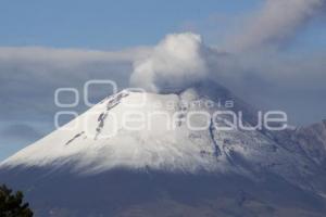 VOLCÁN POPOCATÉPETL . FUMAROLA