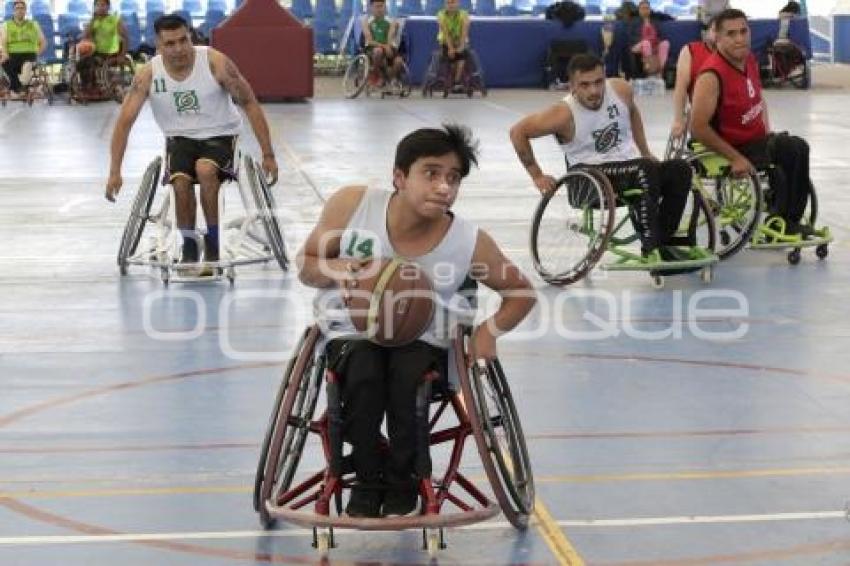 BÁSQUETBOL . SILLAS DE RUEDAS