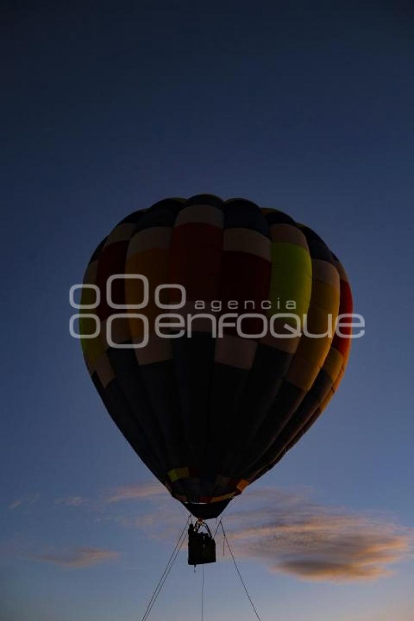 SAN NICOLÁS DE LOS RANCHOS . GLOBOS AEROSTÁTICOS