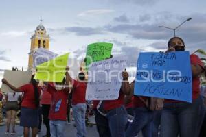 ACATLÁN . PROTESTA FAMILIARES DE POLICÍAS