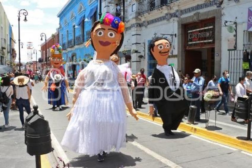 ATLIXCO . DESFILE DE MOJIGANGAS