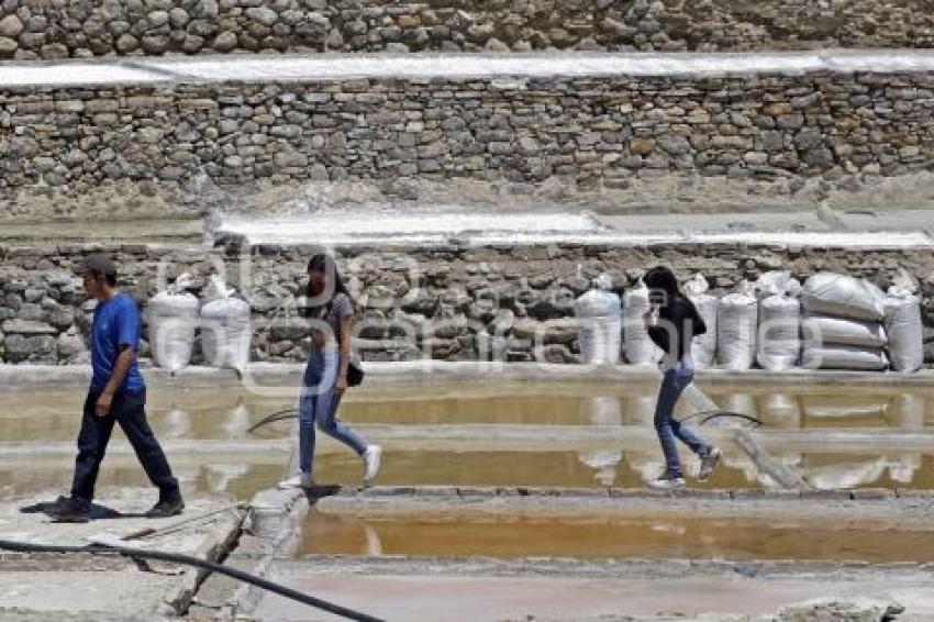 ZAPOTITLÁN . SALINAS