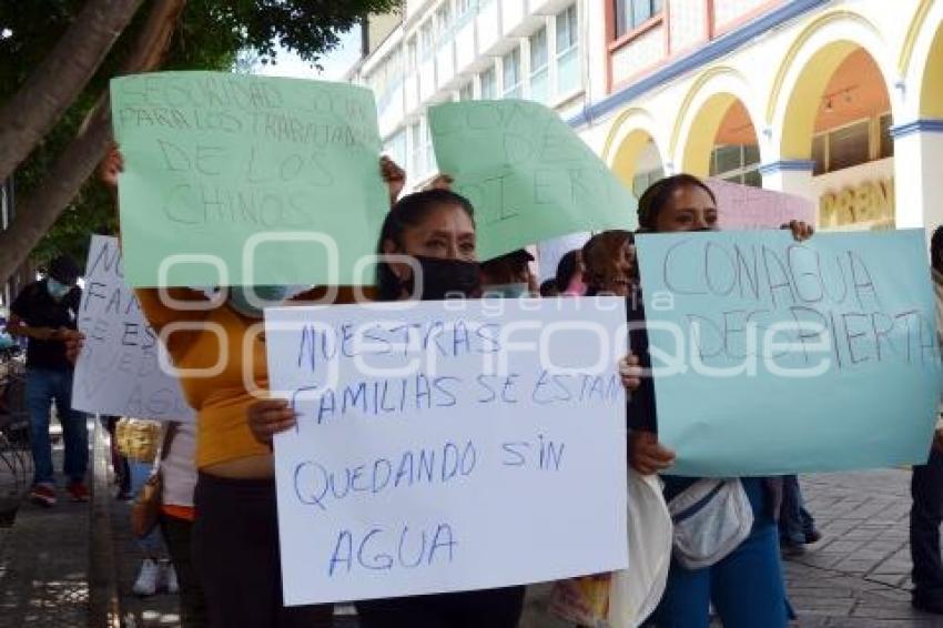 TEHUACÁN . MANIFESTACIÓN COLONOS