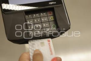 ECONOMÍA . TARJETAS BANCARIAS