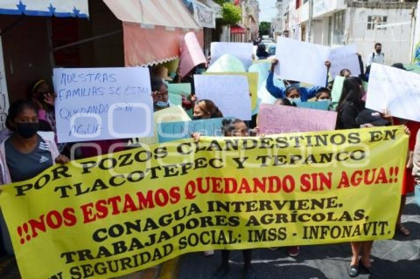 TEHUACÁN . MANIFESTACIÓN COLONOS