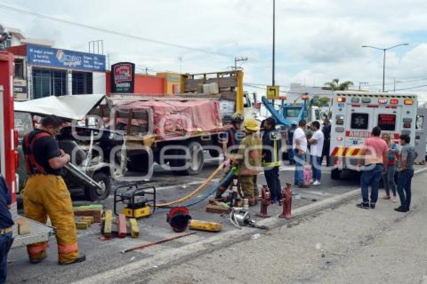 ATLIXCO . ACCIDENTE AUTOMOVILÍSTICO