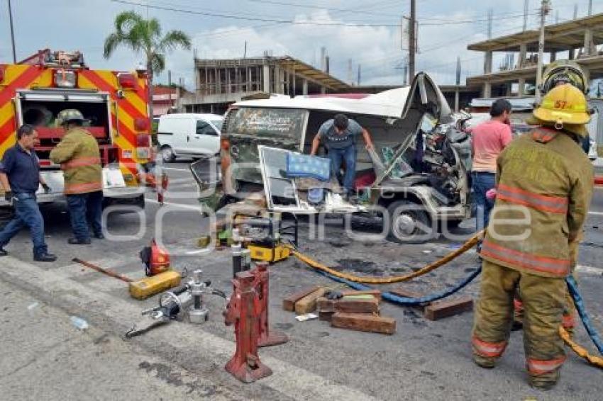 ATLIXCO . ACCIDENTE AUTOMOVILÍSTICO